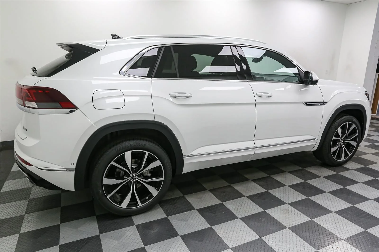 New 2026 Opal White Pearl Volkswagen 2.0T SEL Premium R-Line image 9