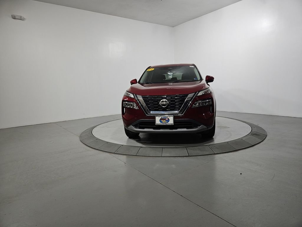Used 2021 Red Nissan SV image 9