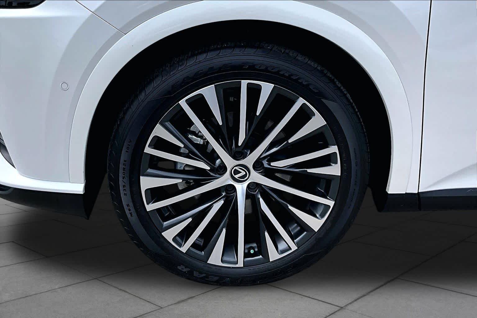 Used 2024 Eminent White Pearl Lexus Premium Plus image 11