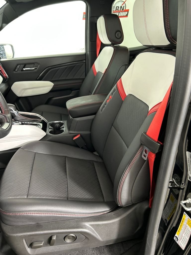 2024 GMC Canyon AT4X - Photo 13