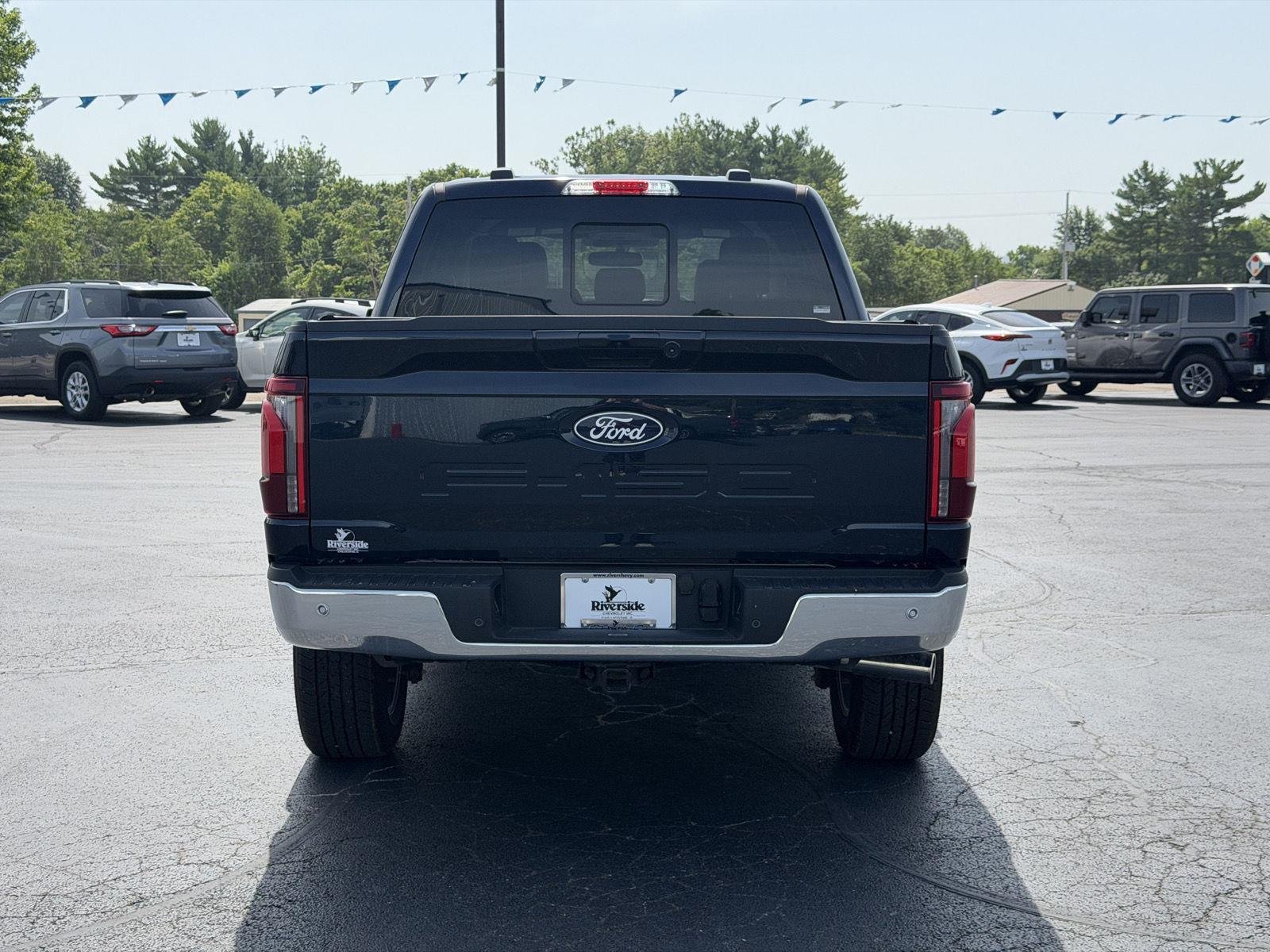 Used 2025 Antimatter Blue Metallic Ford LARIAT image 9