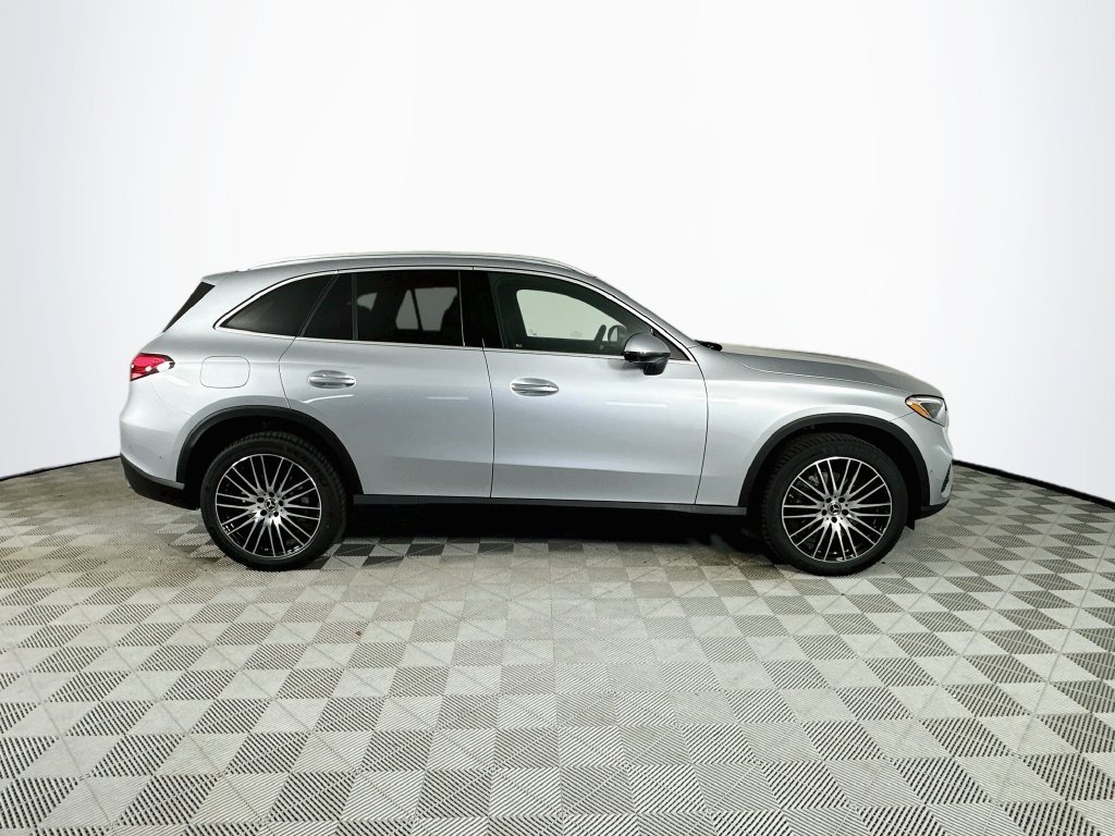 New 2027 Cirrus Silver Metallic Mercedes-Benz GLC 300 image 8