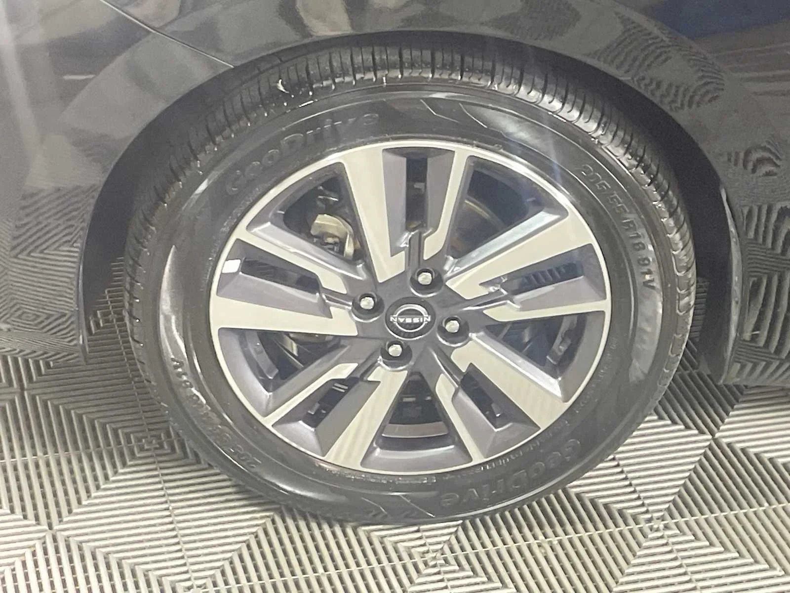 Used 2024 Super Black Nissan SV image 26