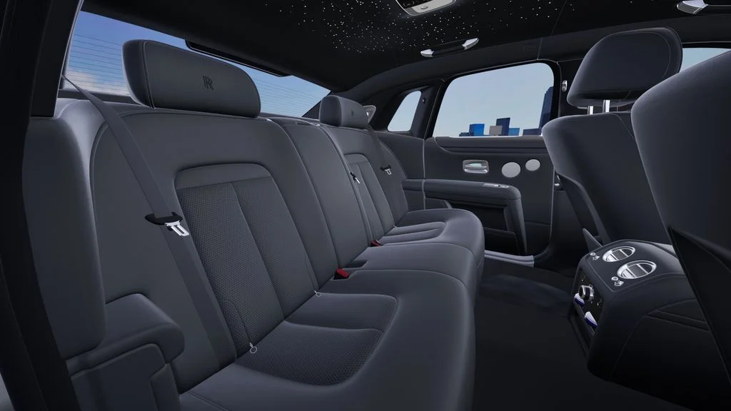 New 2027 Silver Rolls-Royce  image 8