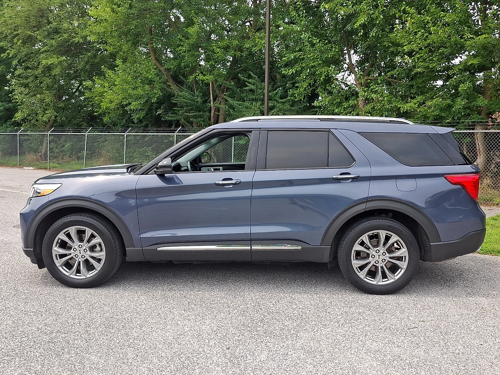 Used 2021 Blue Ford Limited image 6