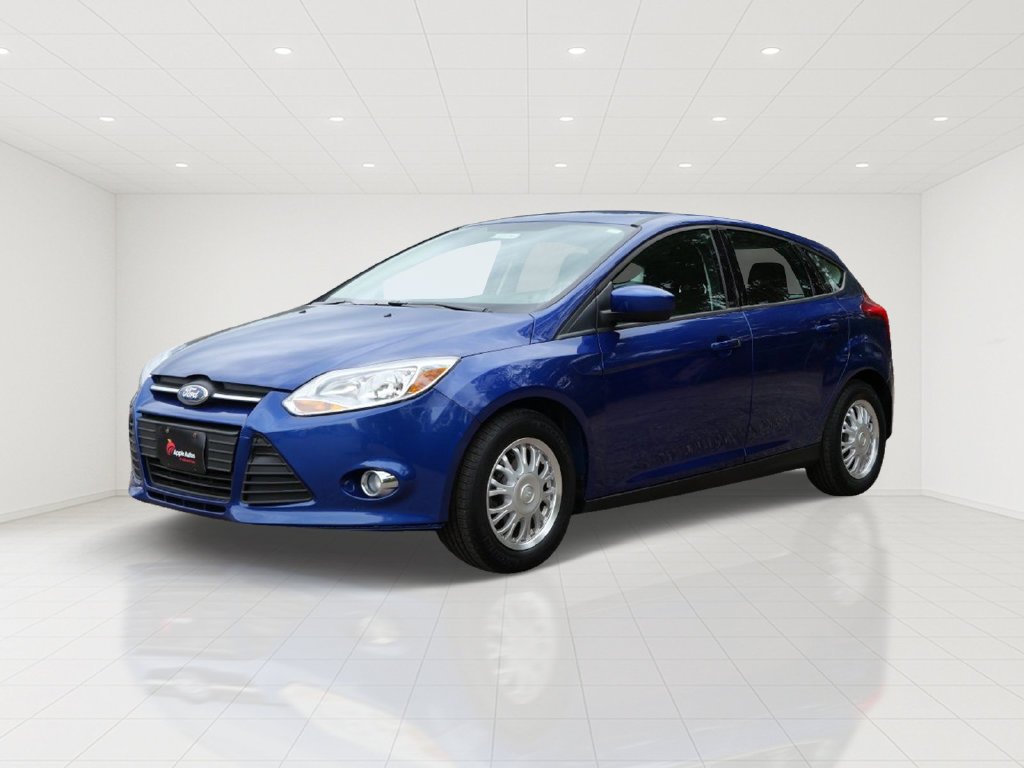 Used 2012 Blue Ford SE image 2