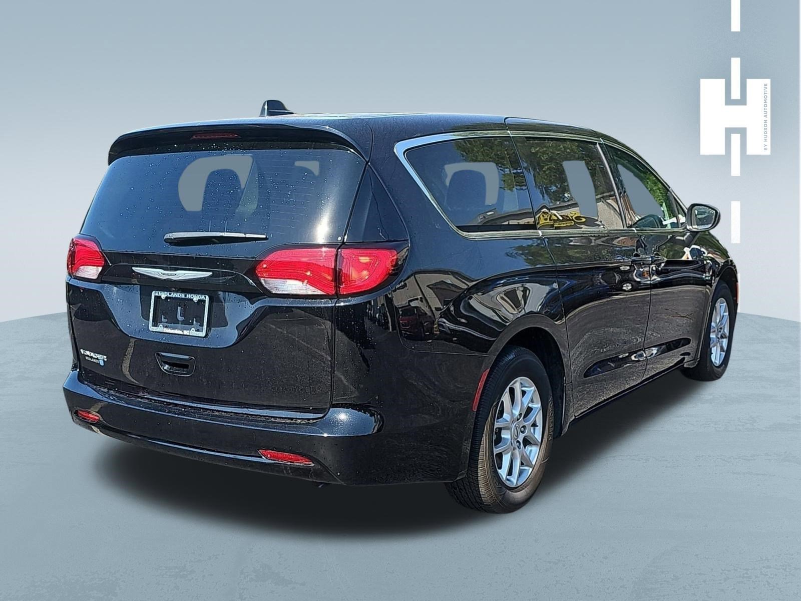 Used 2024 Diamond Black Crystal Pearlcoat Chrysler LX image 2
