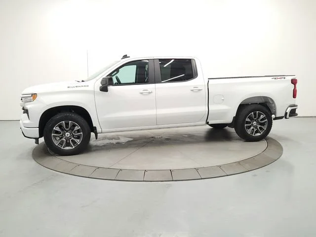 Used 2025 Summit White Chevrolet RST image 4