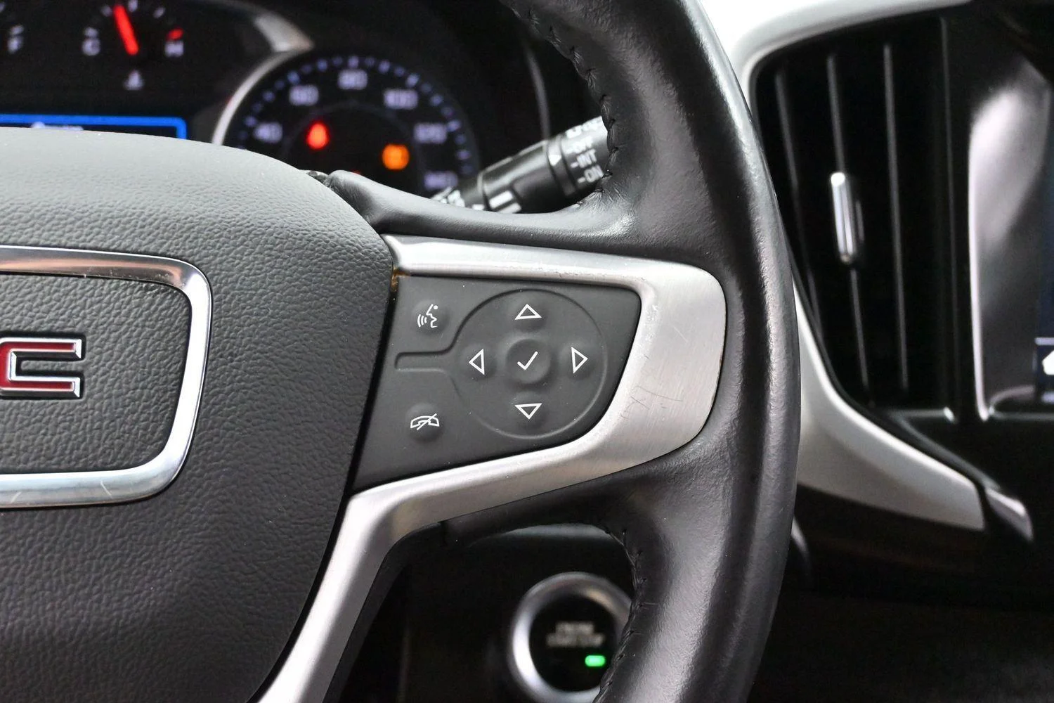 Used 2021 Quicksilver Metallic GMC SLE image 16