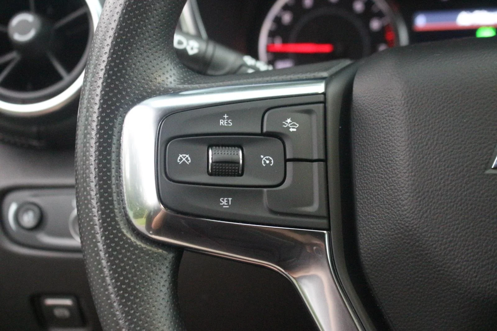 Used 2024 Black Chevrolet 2LT image 19