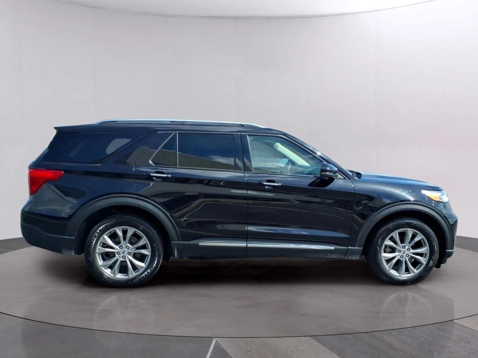 Used 2023 Agate Black Ford Limited image 6