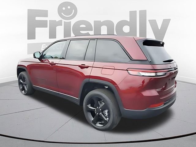 New 2025 Velvet Red Pearl-Coat Exterior Paint Jeep Limited image 3
