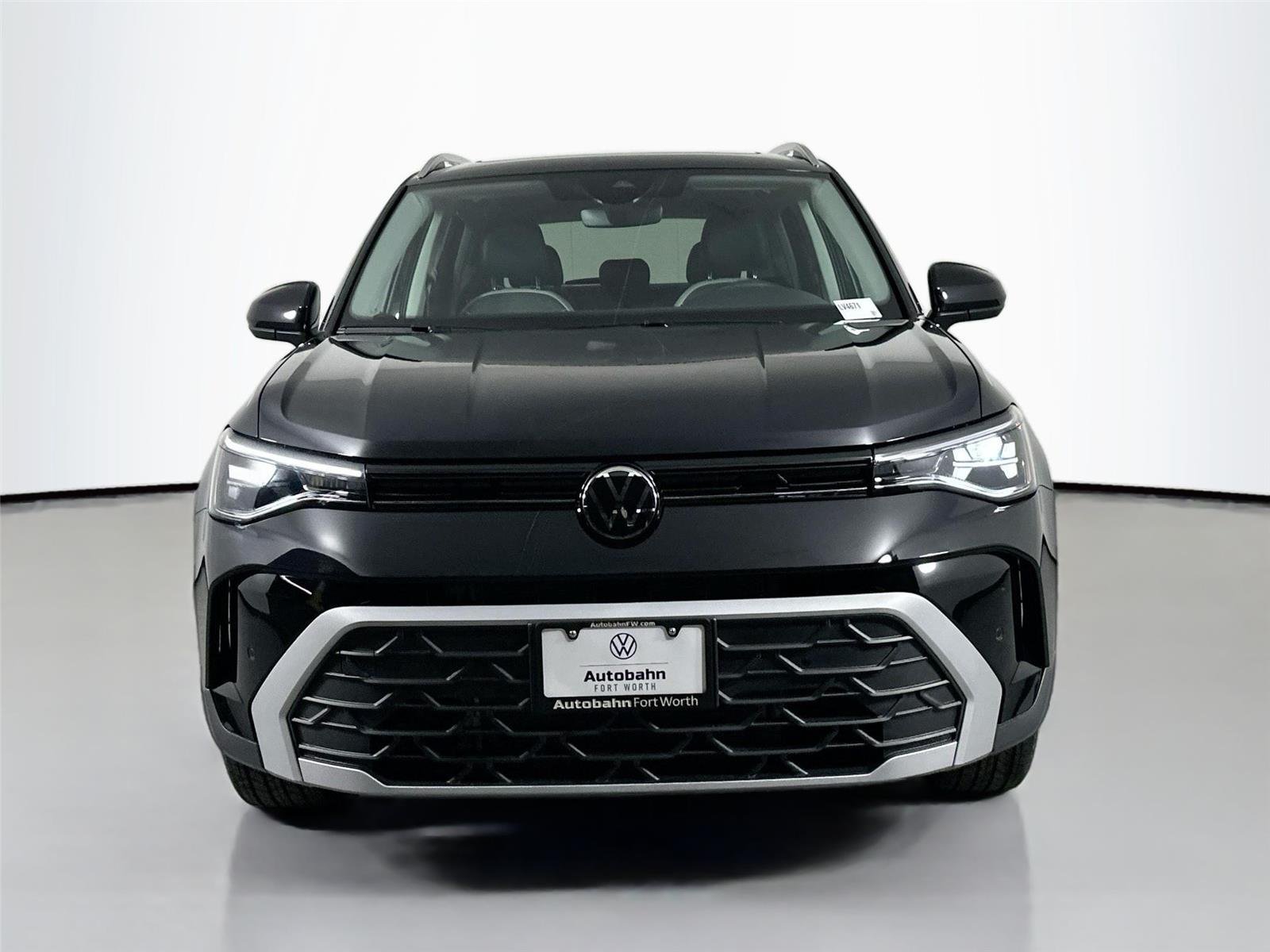 New 2026 Deep Black Pearl Volkswagen SE image 2