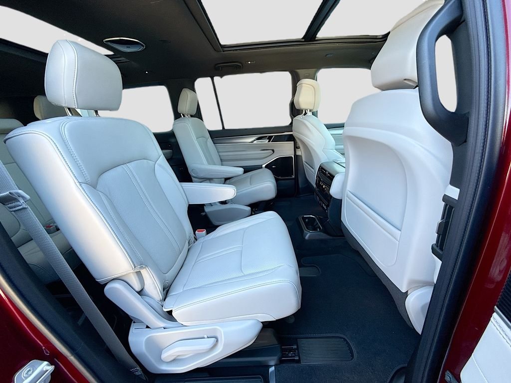 New 2026 Velvet Red Pearl-Coat Exterior Paint Jeep Limited Reserve image 32