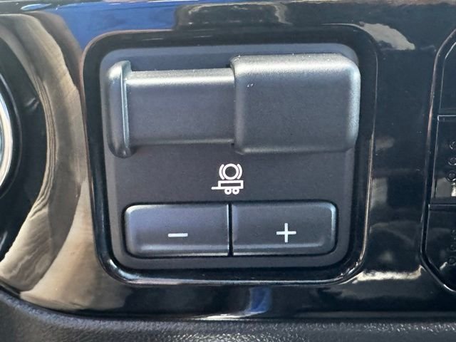 Used 2024 Slate Gray Metallic Chevrolet High Country image 29