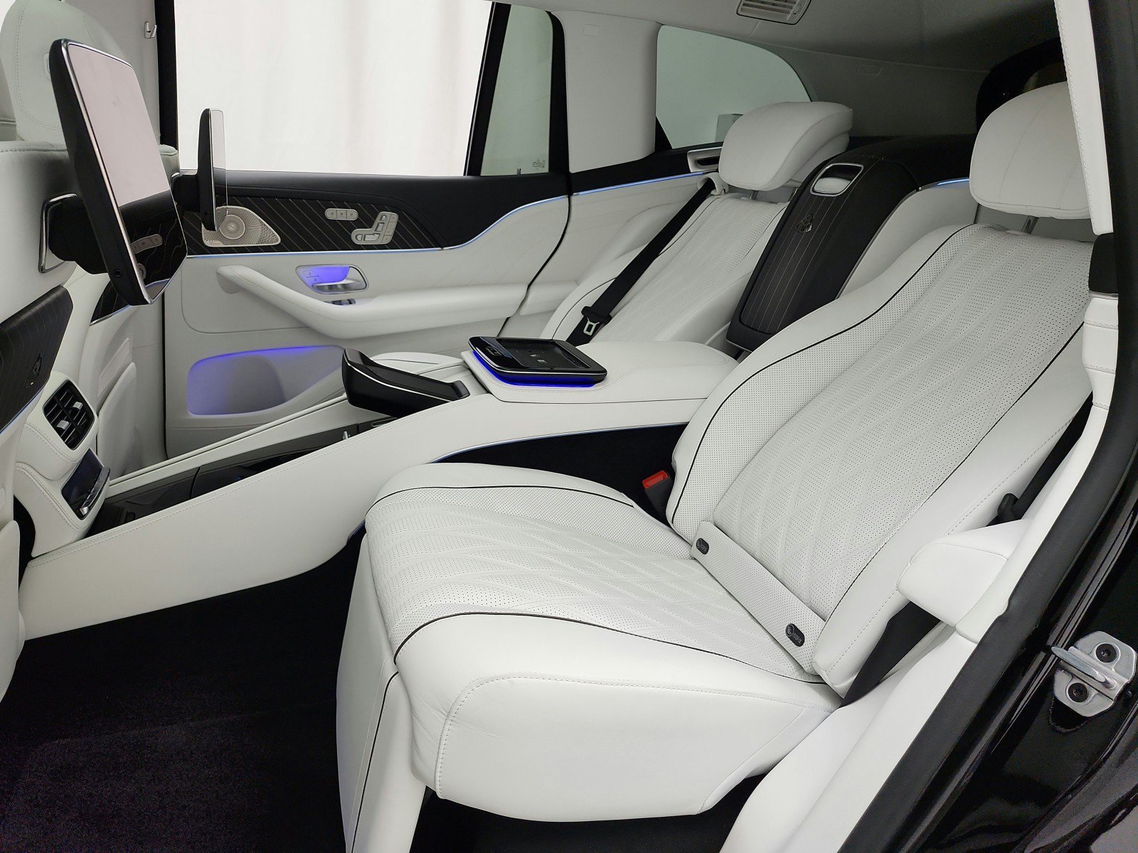 New 2026 Obsidian Black Mercedes-Benz Maybach GLS 600 4MATIC® SUV image 32