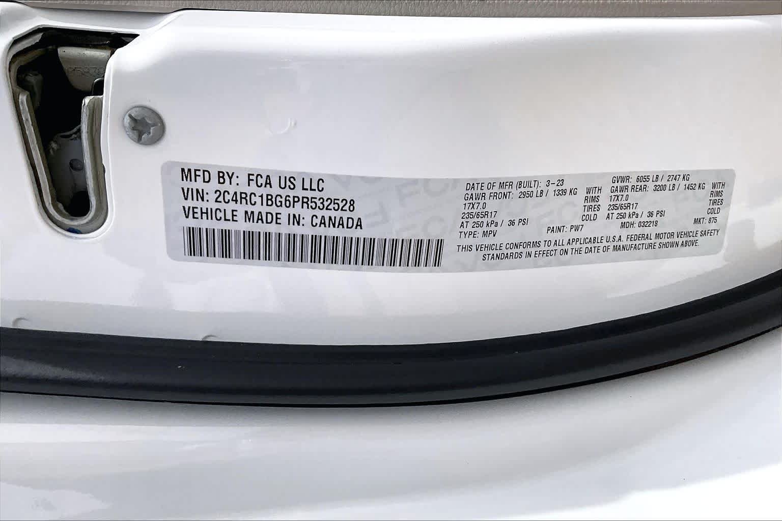 Used 2023 Bright White Clearcoat Chrysler Touring L image 33