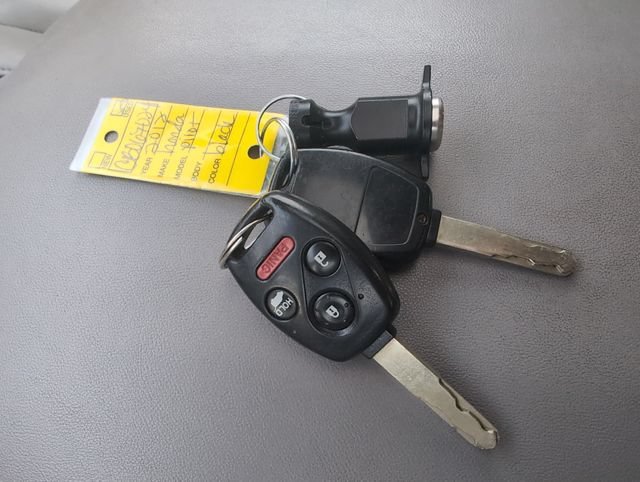 Used 2012 Crystal Black Pearl Honda Touring image 32