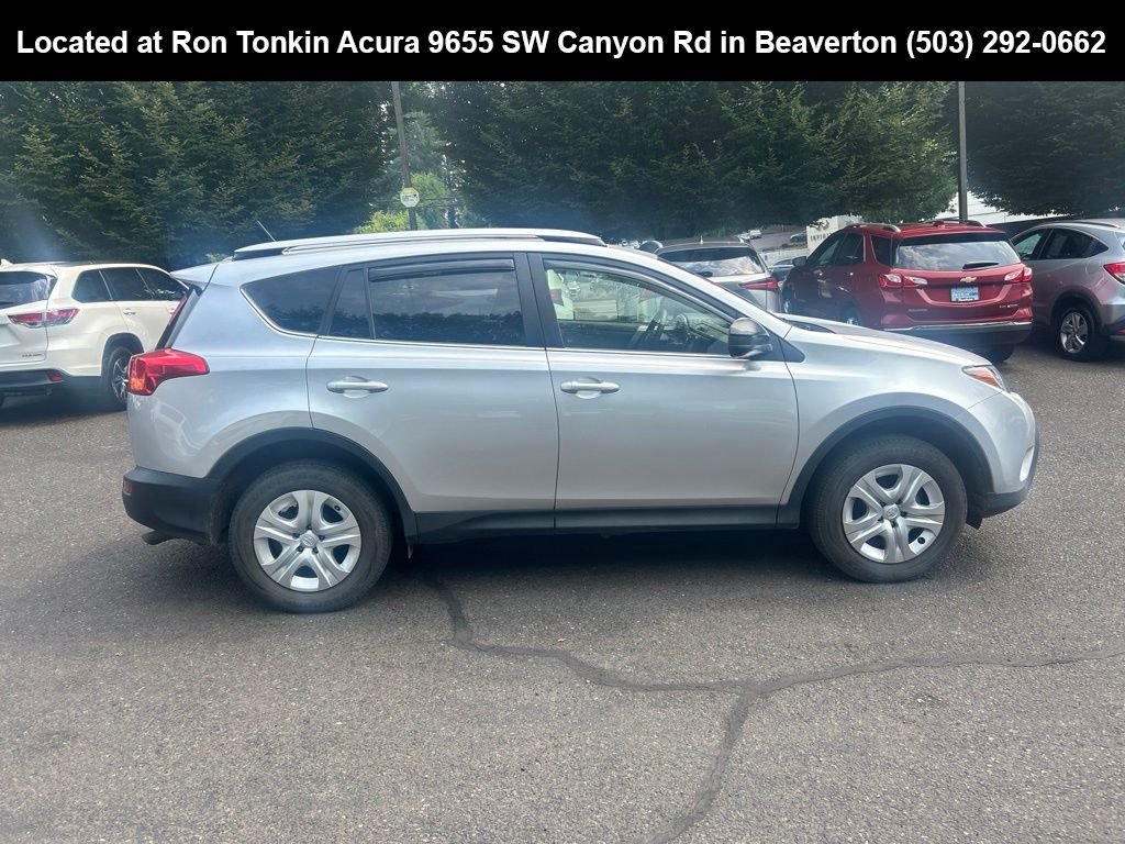Used 2014 Classic Silver Metallic Toyota LE image 3