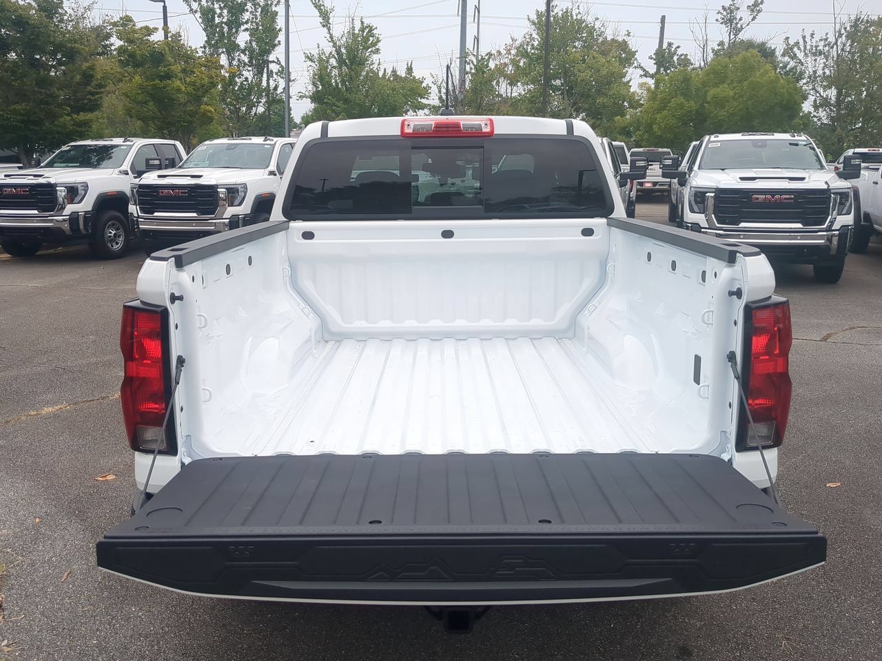New 2026 Summit White Chevrolet Work Truck image 25