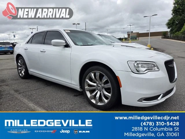 Used 2020 White Chrysler Touring image 1
