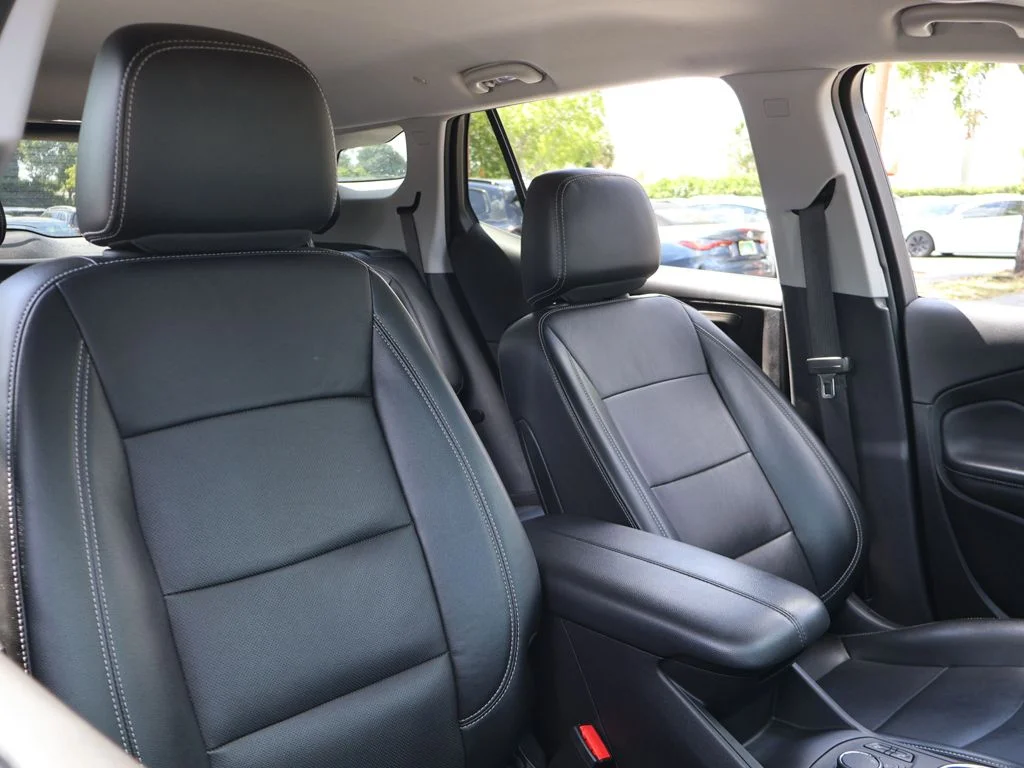 Used 2024 Black GMC SLT image 30