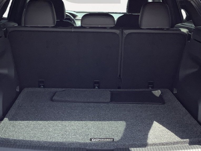 New 2026 PURE GRAY Volkswagen 2.0T SE w/Technology image 14