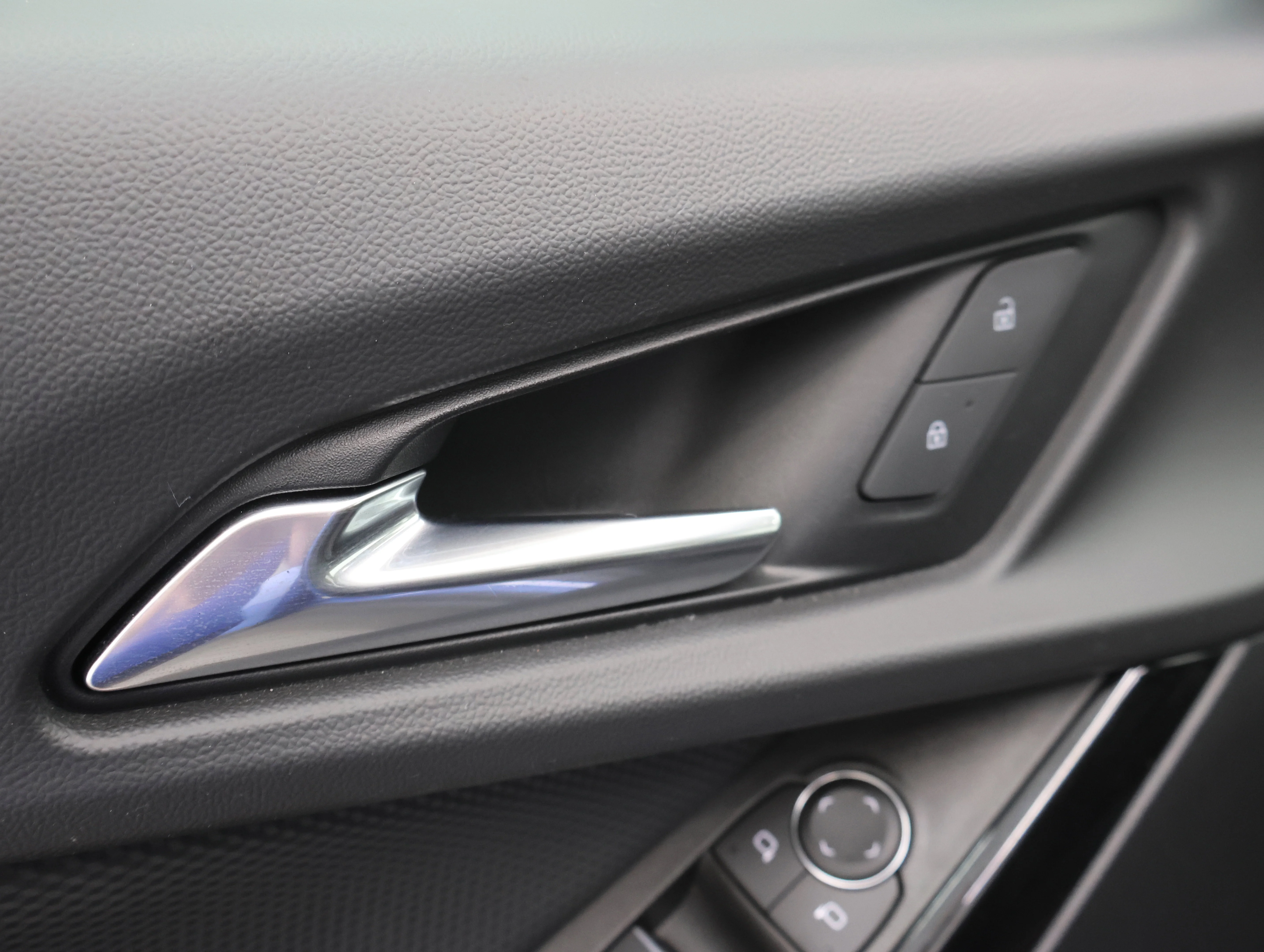 Used 2025 Reef Blue Metallic Chevrolet RS image 45