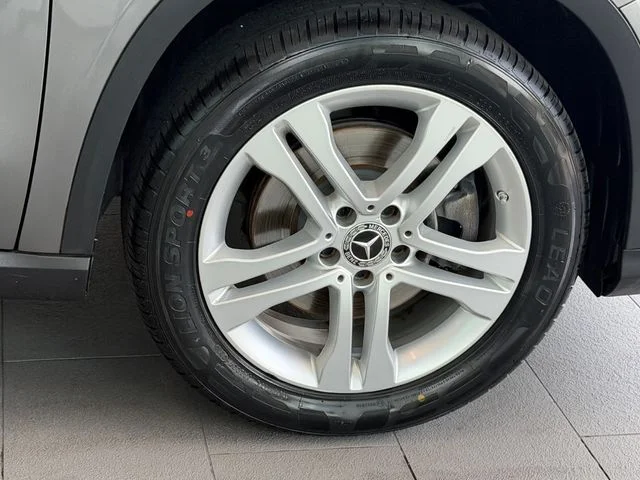 Used 2018 Gray Mercedes-Benz GLA 250 image 9