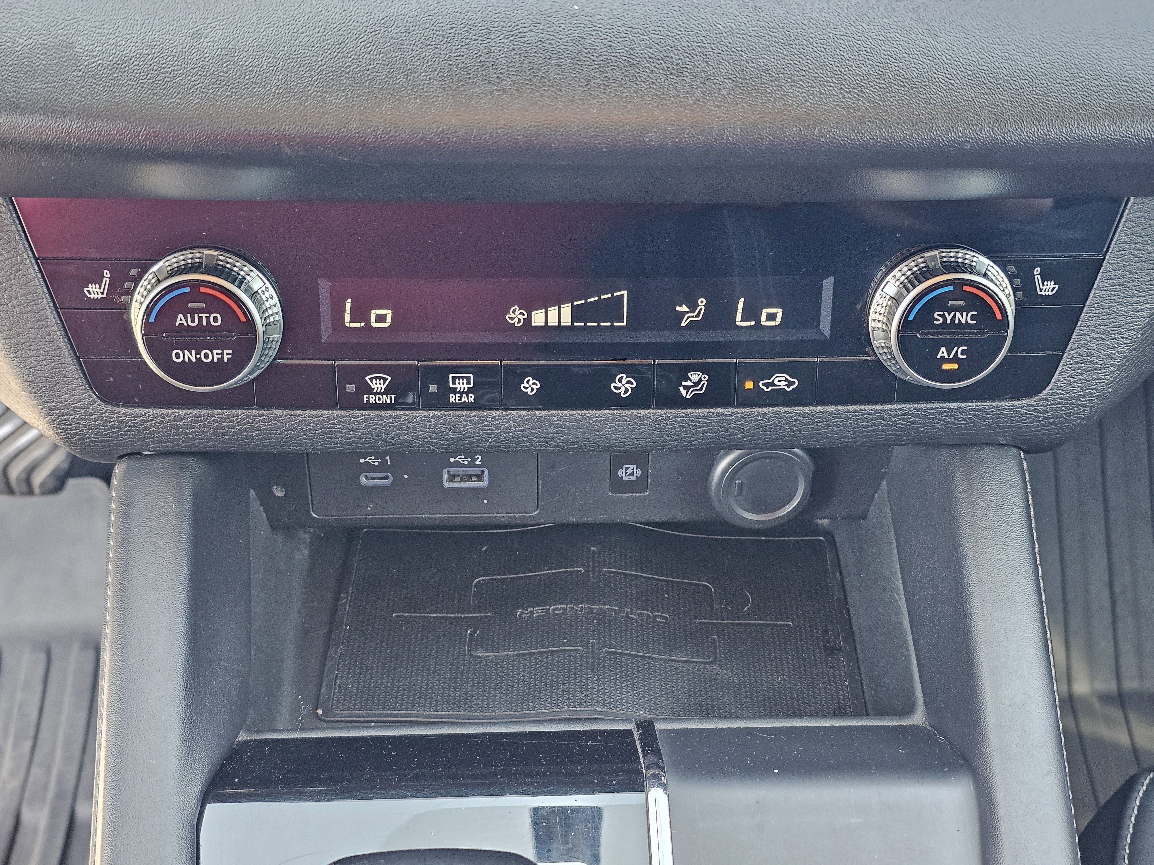 Used 2022 Black Diamond Mitsubishi SE Launch Edition image 28