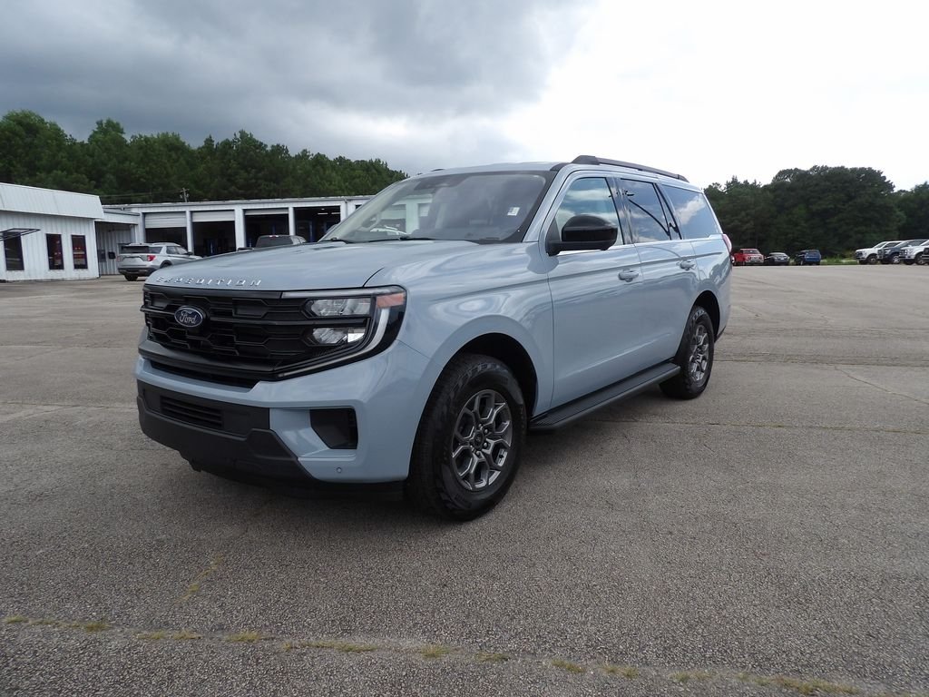 Used 2025 Gray Metallic Ford Active image 4
