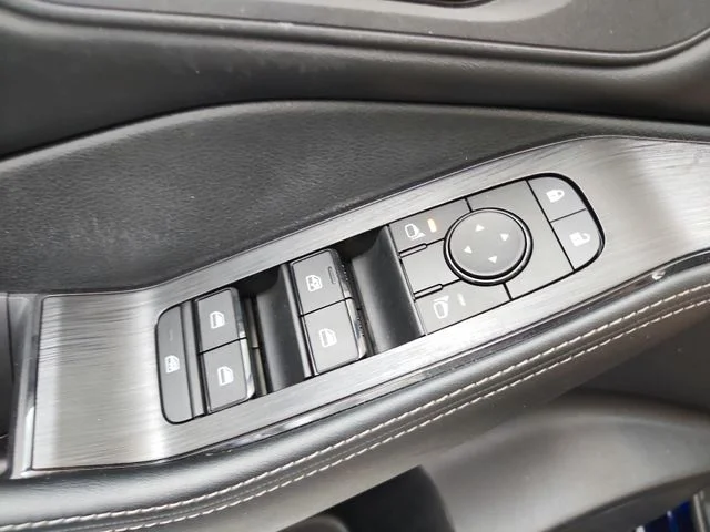 Used 2025 Blue Nissan SV image 34