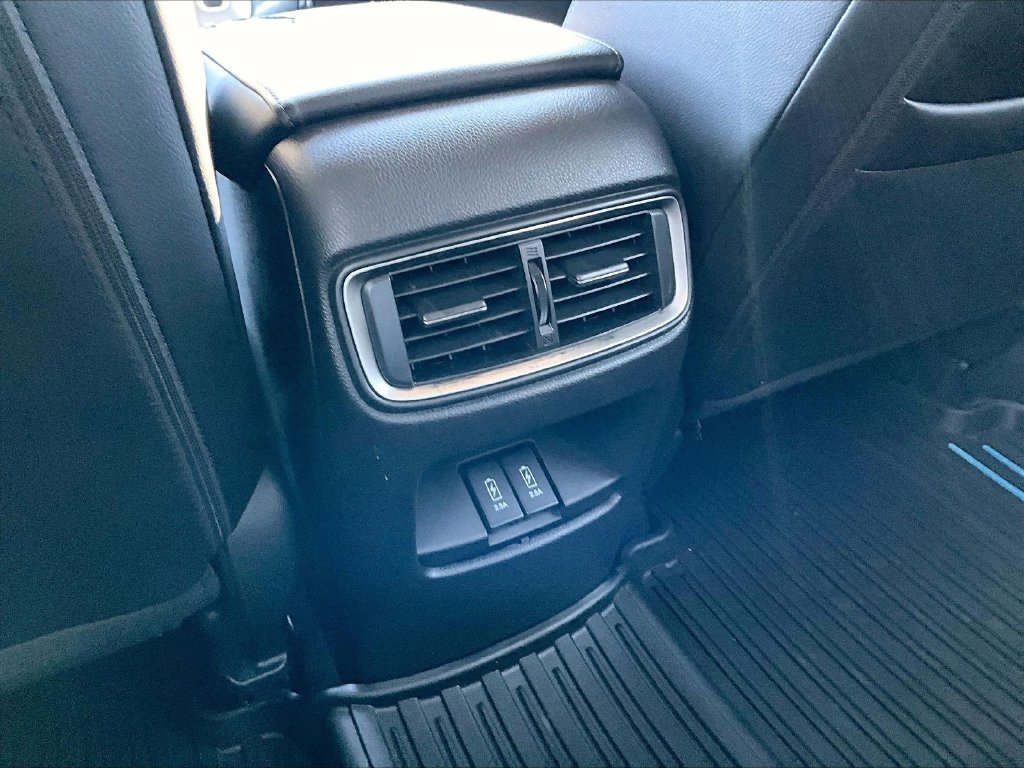 Used 2018 Black Honda Touring image 12