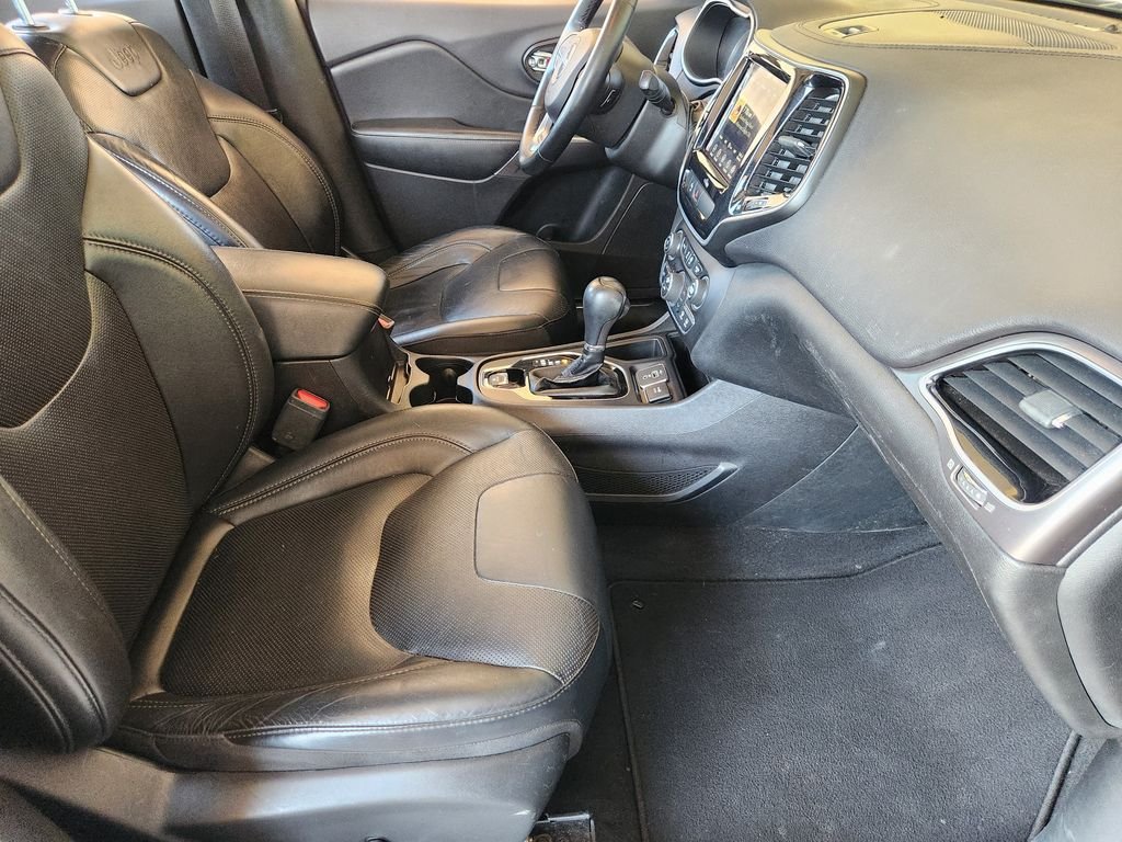 Used 2019 Diamond Black Crystal Pearlcoat Jeep Limited image 15
