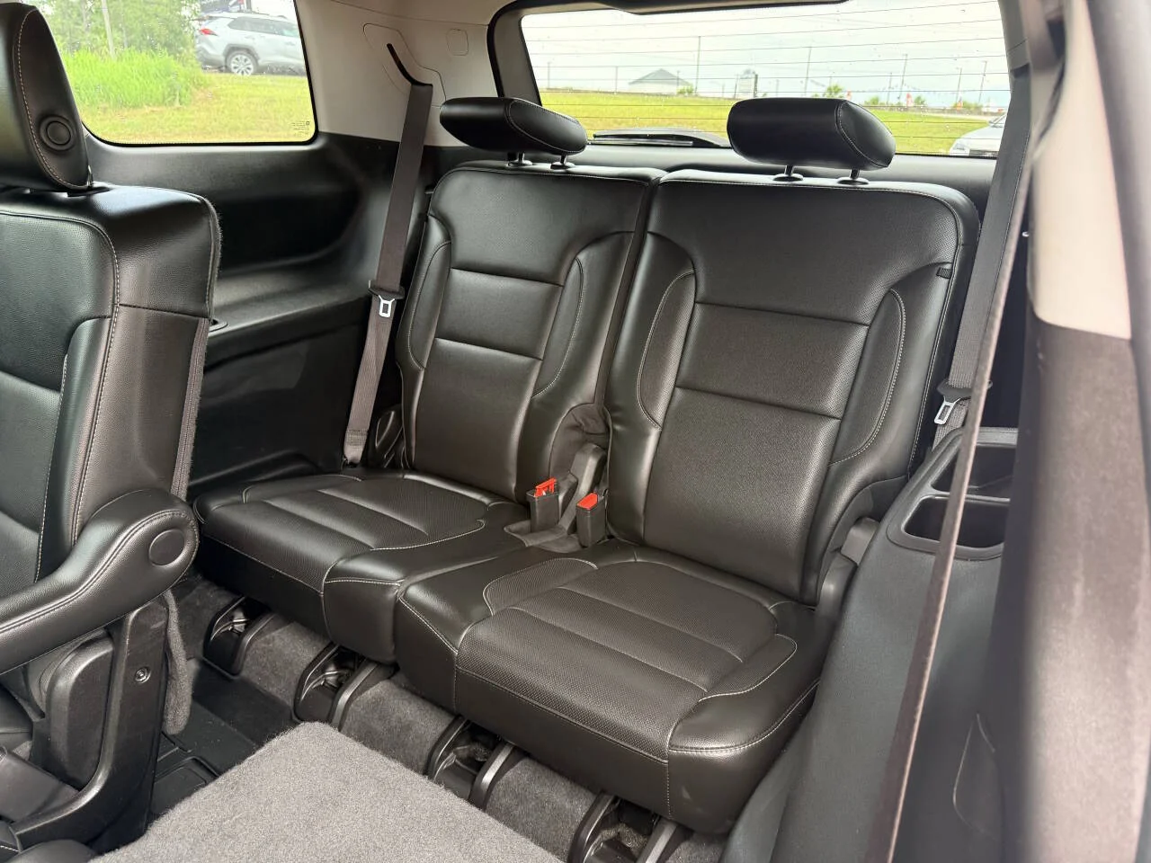 Used 2019 White GMC SLT 1 4dr SUV image 13
