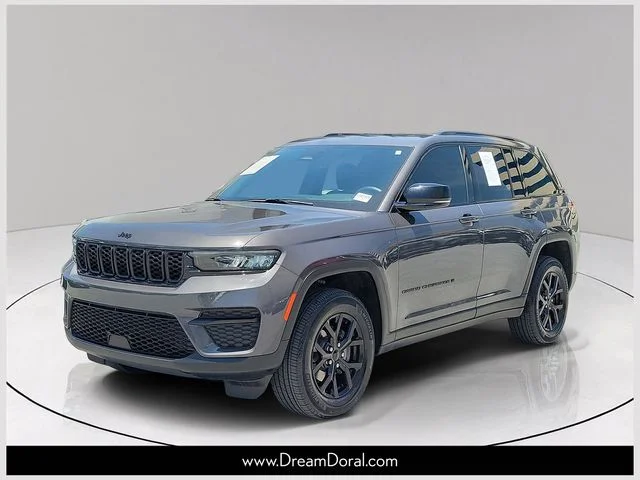 Used 2024 Gray Jeep Altitude X image 1