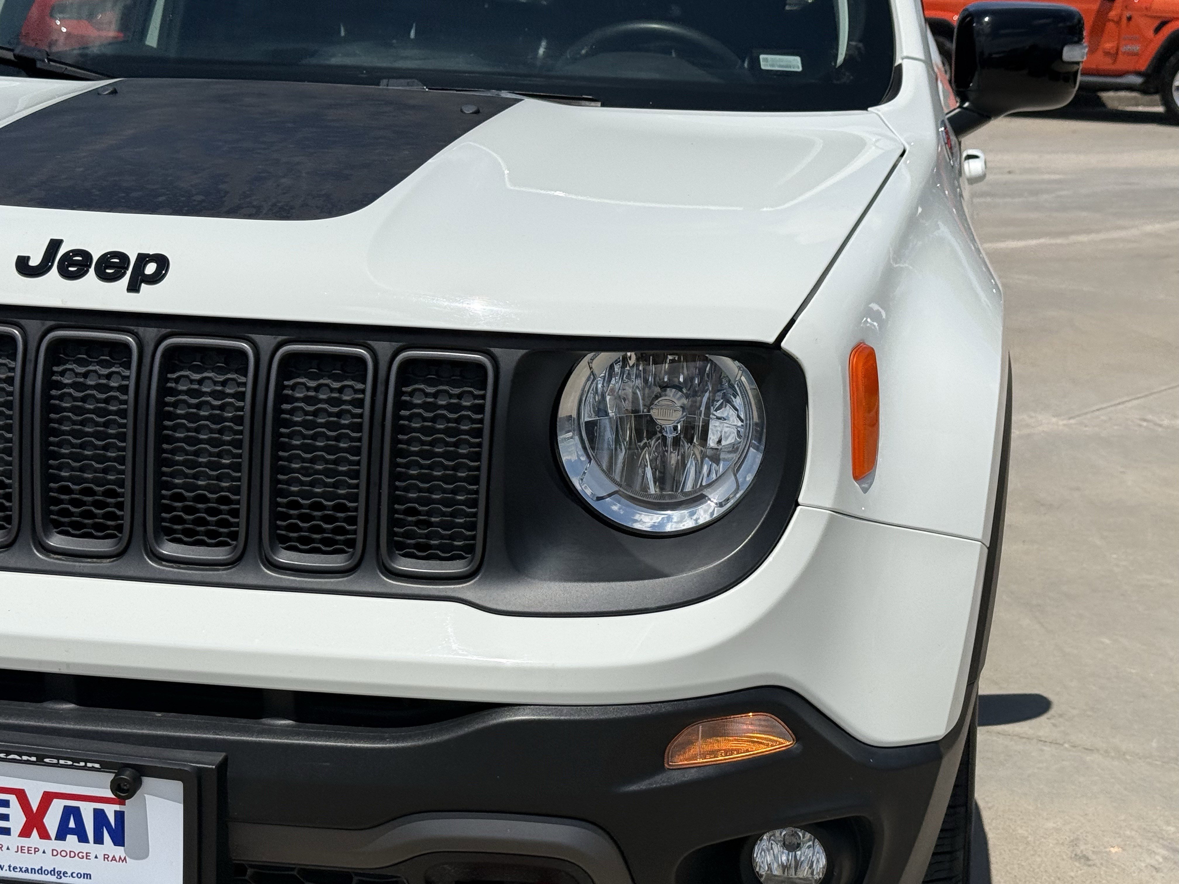 Used 2023 Alpine White Clearcoat Jeep Trailhawk image 11