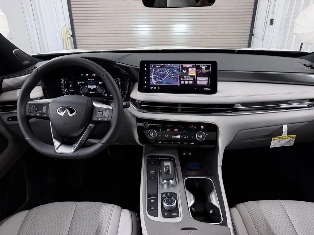 New 2027 RADIANT WHITE INFINITI Luxe AWD image 15