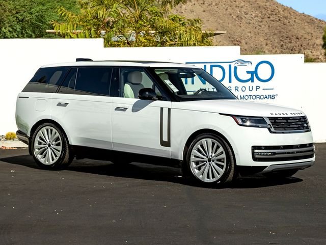 New 2026 Fuji White Land Rover SE image 4