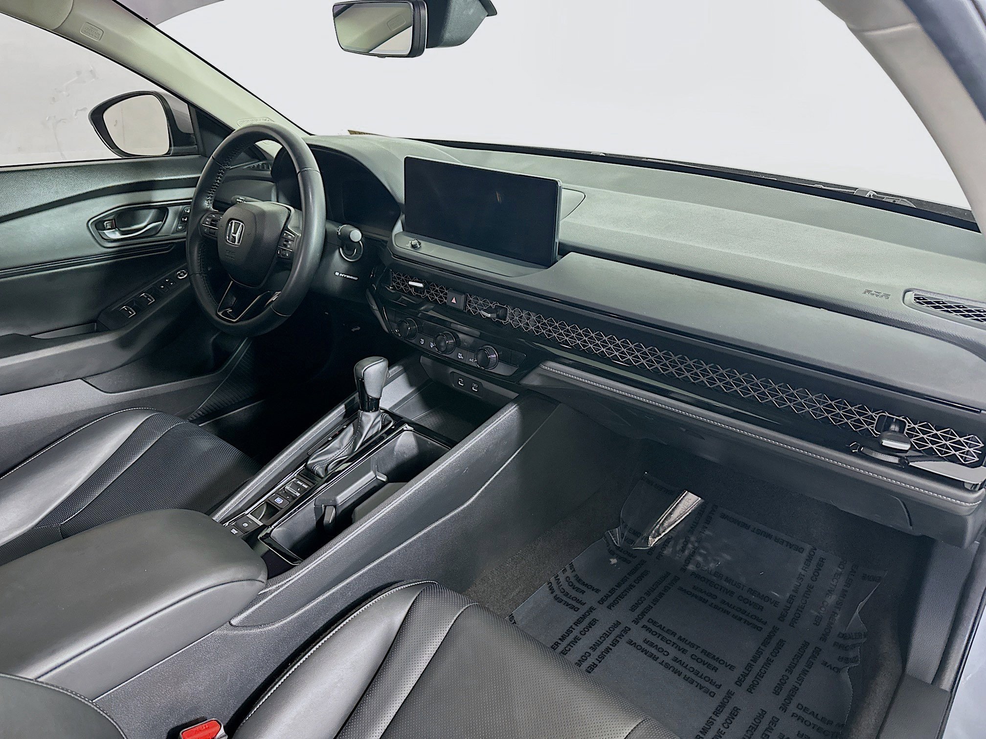 Used 2024 Solar Silver Metallic Honda EX-L image 31