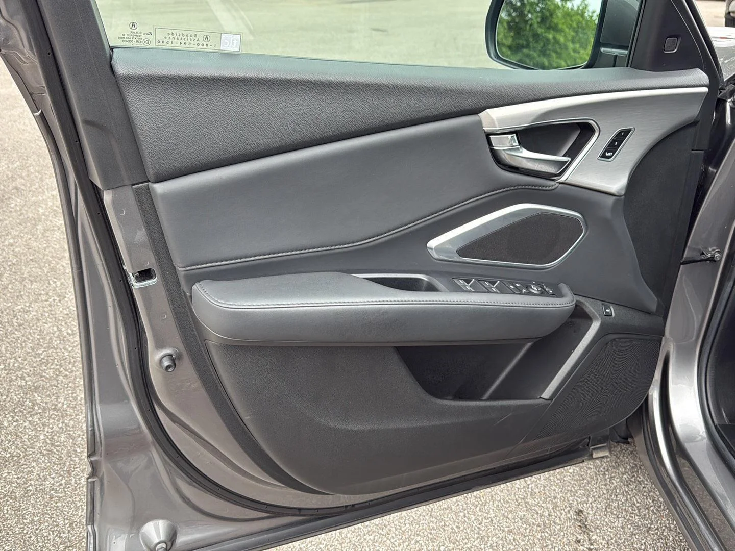 Used 2023 Liquid Carbon Metallic Acura SH-AWD image 20