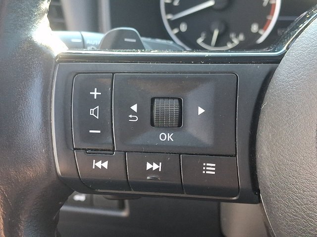 Used 2021 Gray Nissan SL image 24