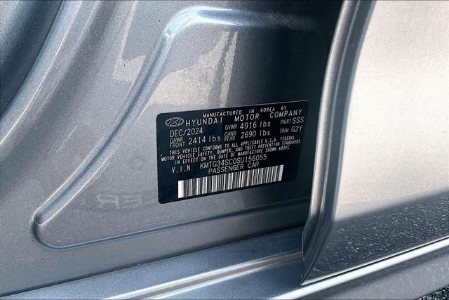 Certified Used 2025 Savile Silver Genesis 2.5T image 31