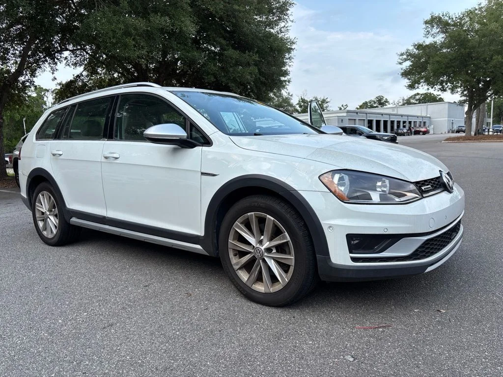 2017 Volkswagen Golf Alltrack TSI SE 4Motion DSG's photo
