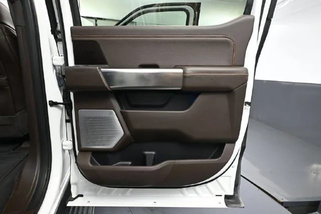 Used 2022 White Ford King Ranch image 37