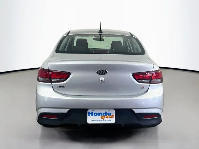 Used 2018 Silky Silver Kia S image 21
