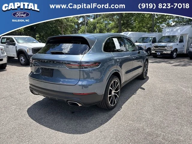 Used 2019  Porsche Base image 8