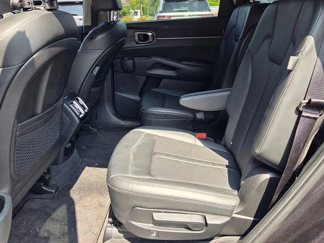 Used 2025  Kia EX image 13