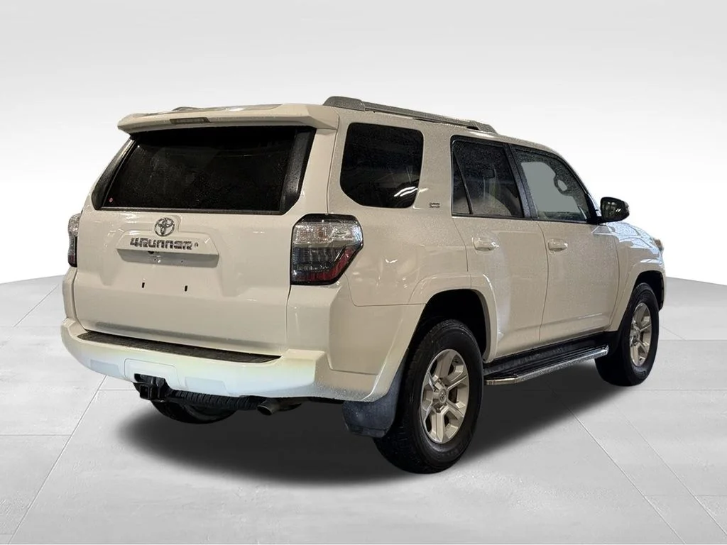 Used 2015 White Toyota SR5 Premium image 28