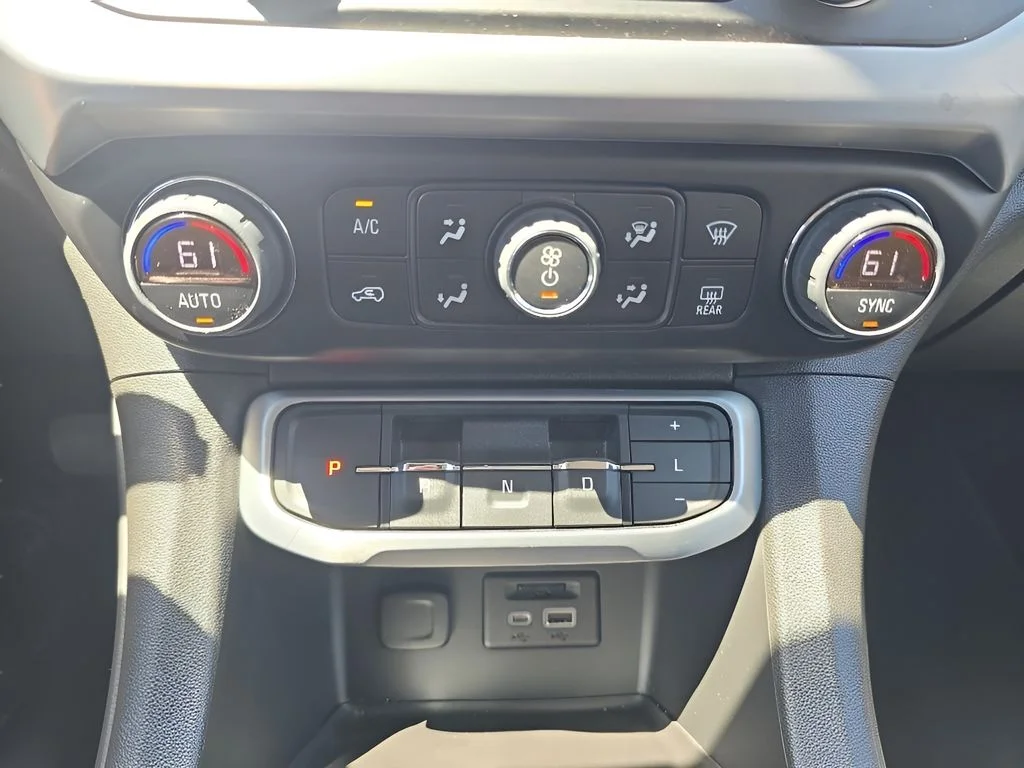 Used 2023 Gray GMC SLT image 21